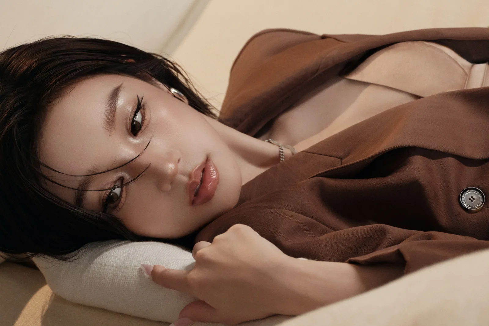 YUQI im offiziellen Teasermotiv zum Mini-Album 27